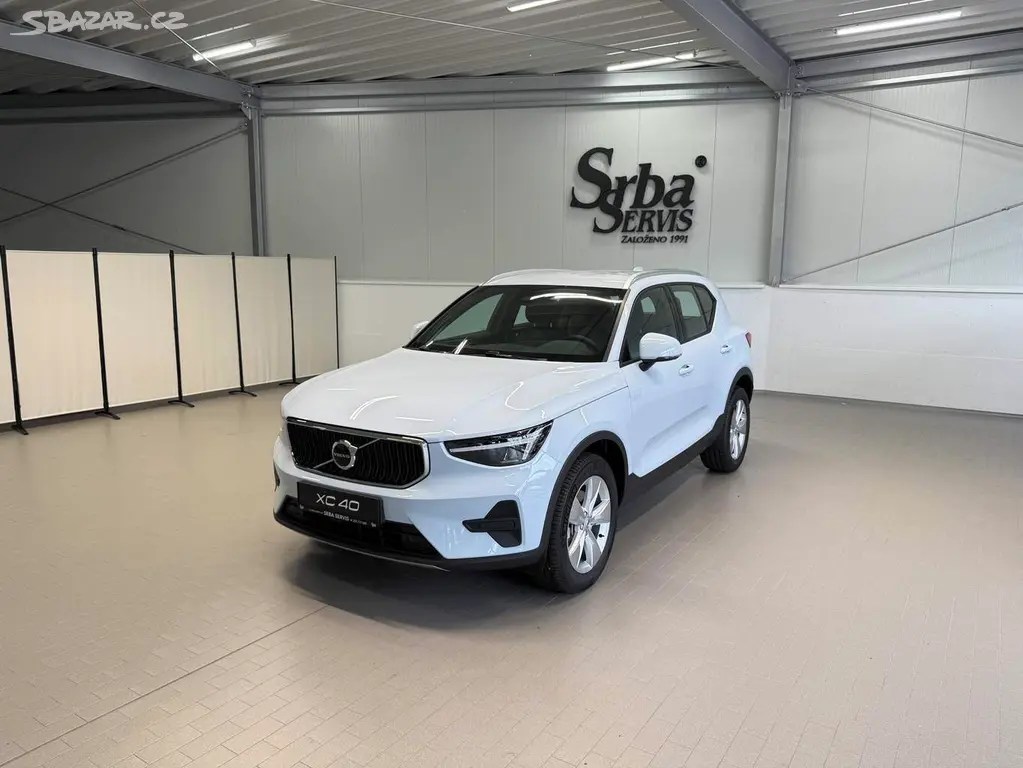 Volvo XC40, B3 2.0L 163 HP AT7 FWD CORE